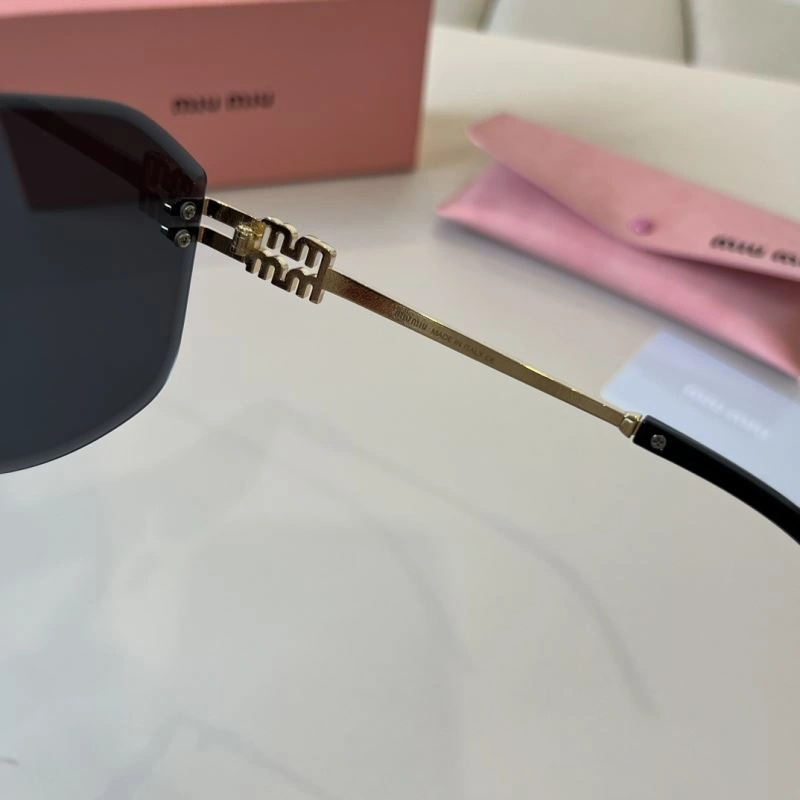 Miu Miu Sunglasses WellDesigned 281393