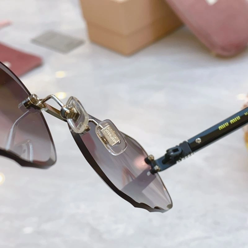 Contemporary Miu Miu Sunglasses 281405