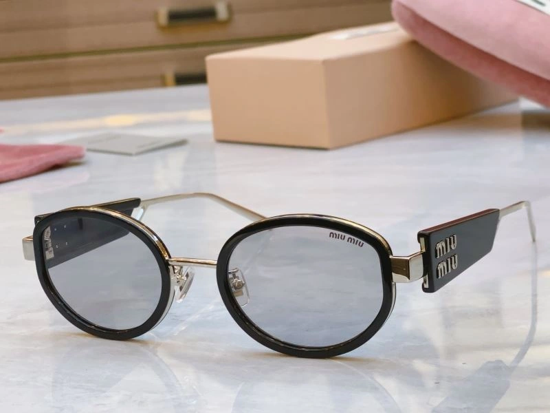 Lightweight Miu Miu Sunglasses 281407