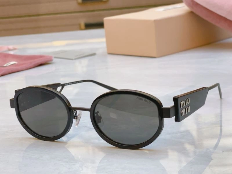 Lightweight Miu Miu Sunglasses 281407