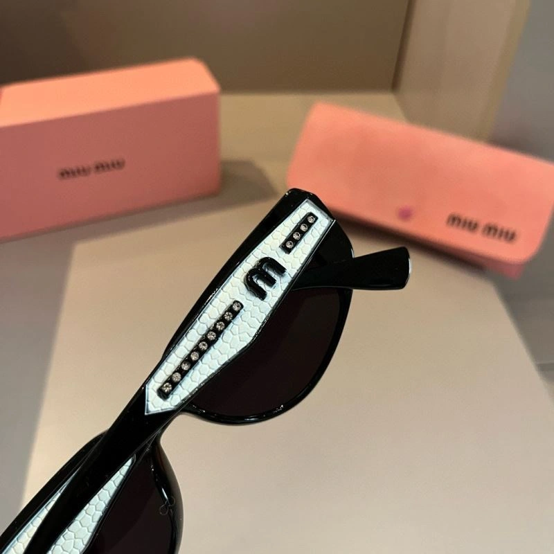 MoistureWicking Miu Miu Sunglasses 281398