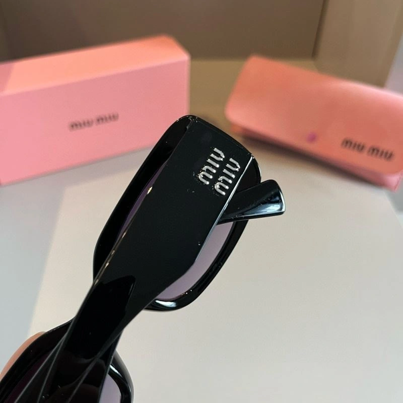Durable Miu Miu Sunglasses 281397