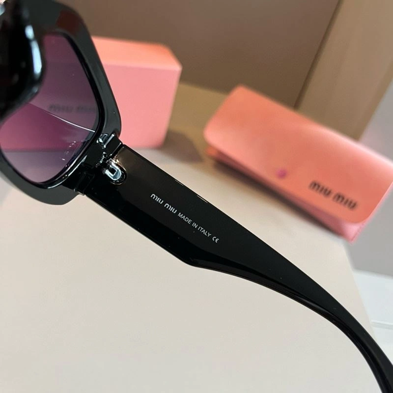 Durable Miu Miu Sunglasses 281397