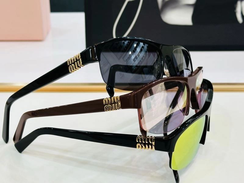 Miu Miu Sunglasses Durable 281417