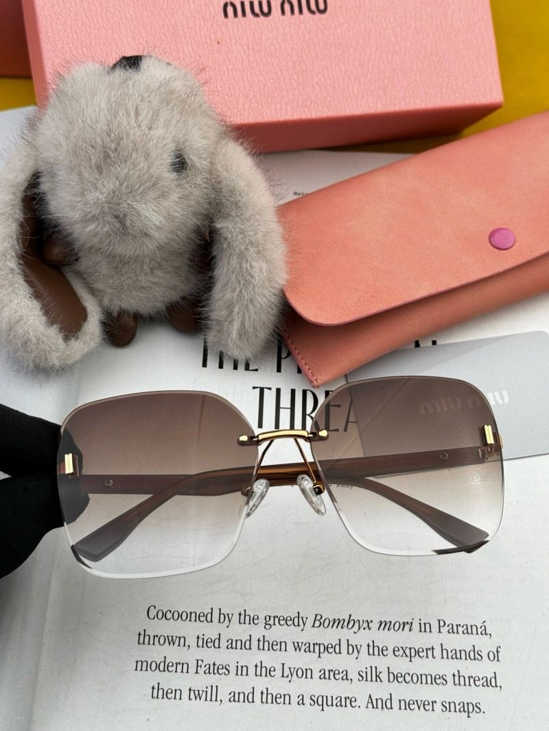 Miu Miu Sunglasses Vibrant 281399