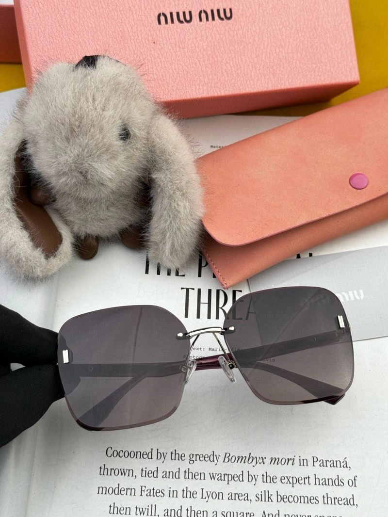 Miu Miu Sunglasses Vibrant 281399