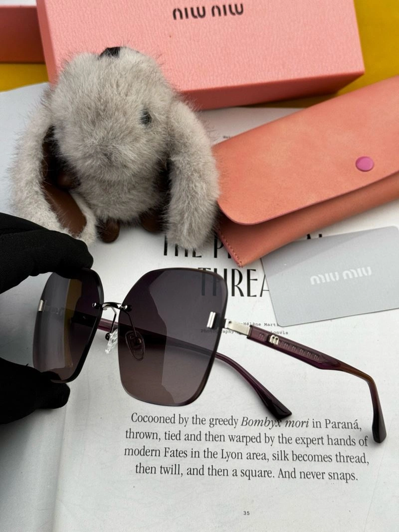 Miu Miu Sunglasses Vibrant 281399