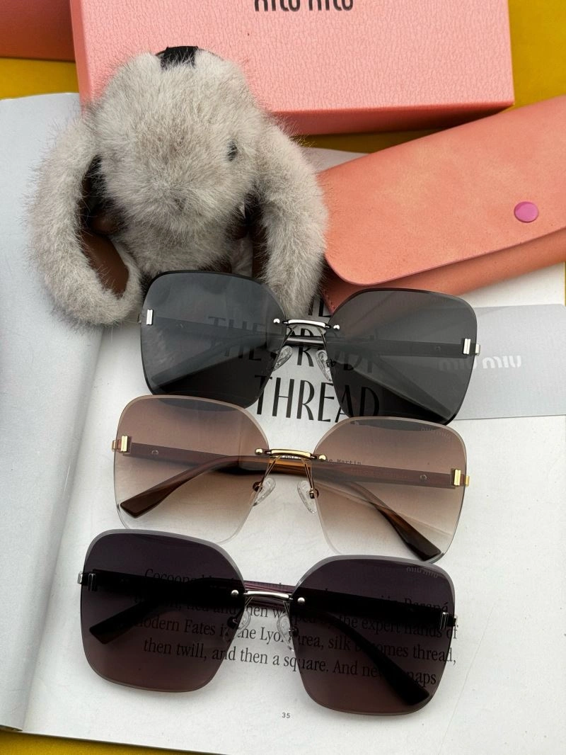 Miu Miu Sunglasses Vibrant 281399