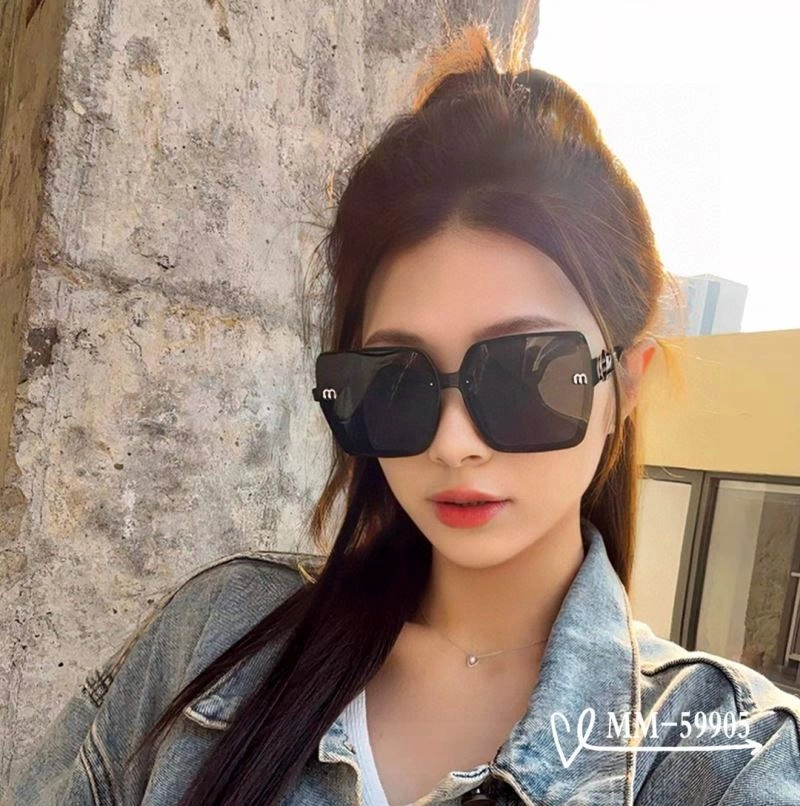 Comfortable Miu Miu Sunglasses 281388