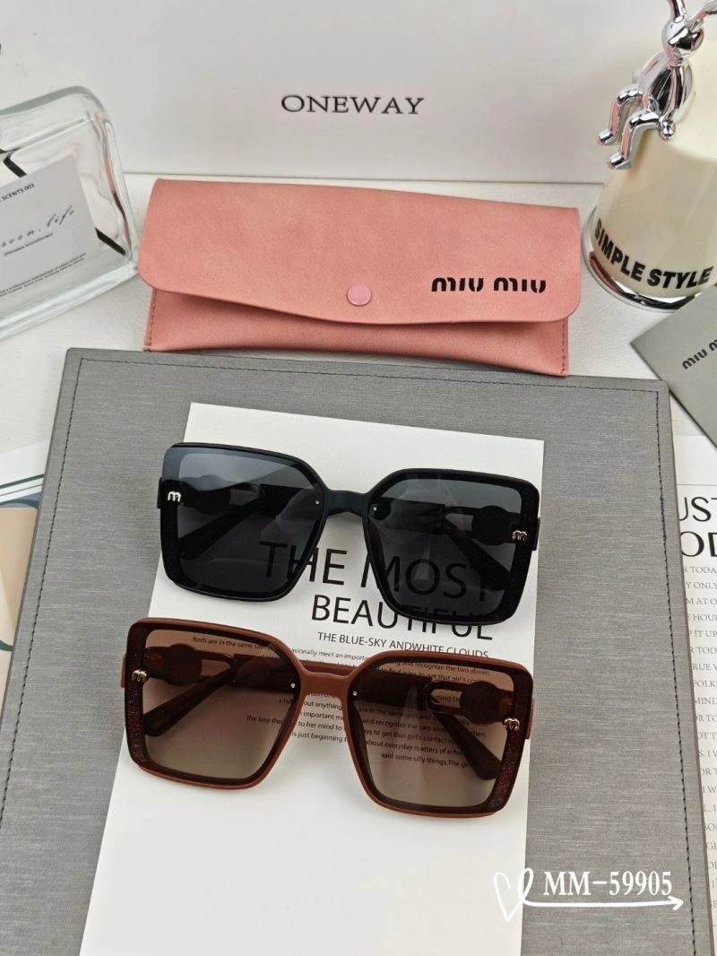 Comfortable Miu Miu Sunglasses 281388