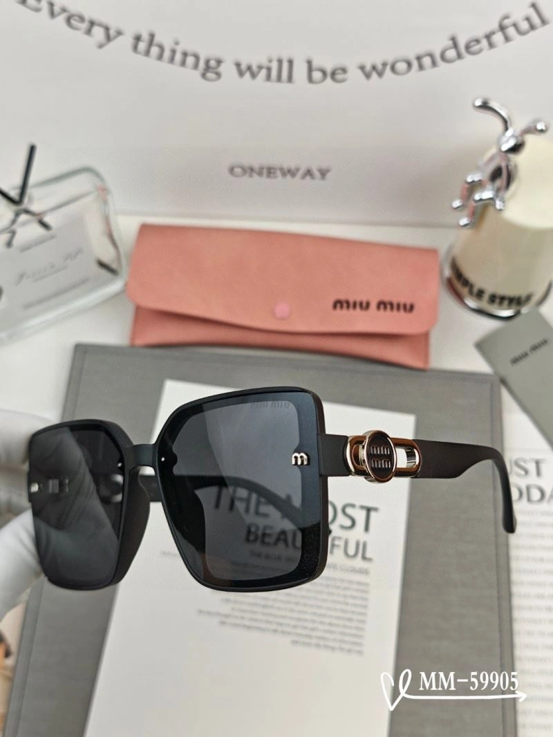 Comfortable Miu Miu Sunglasses 281388