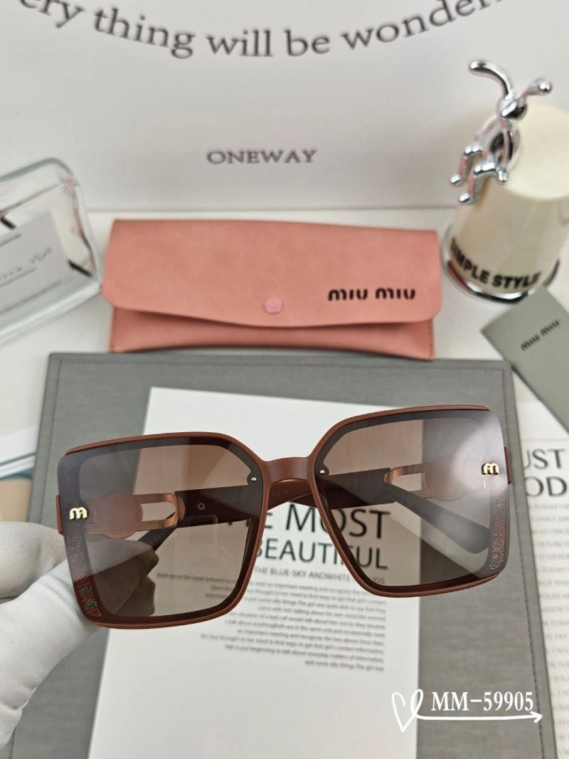 Comfortable Miu Miu Sunglasses 281388