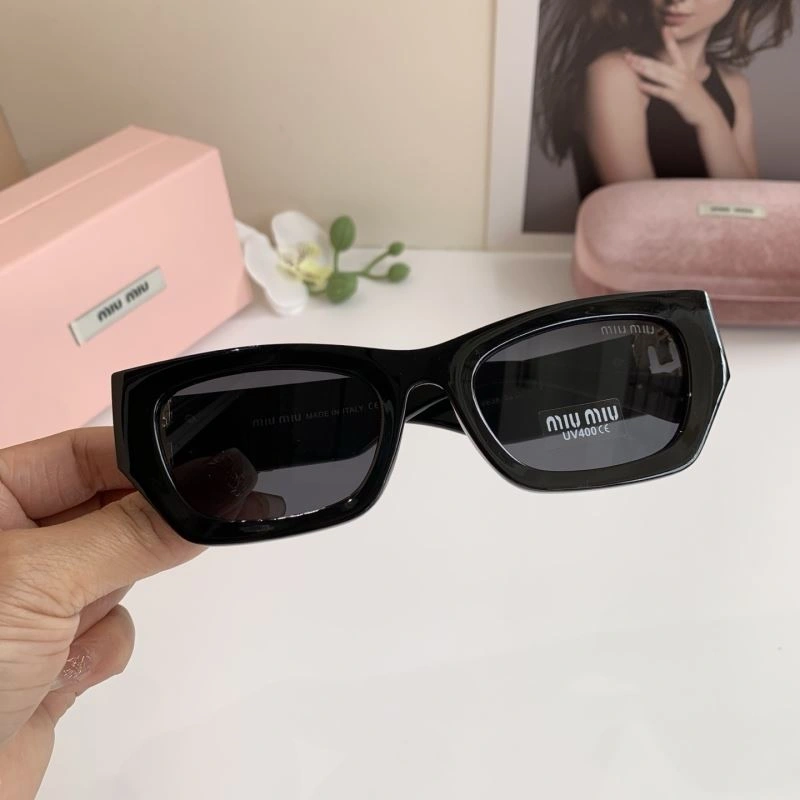 Miu Miu Sunglasses WellDesigned 281387