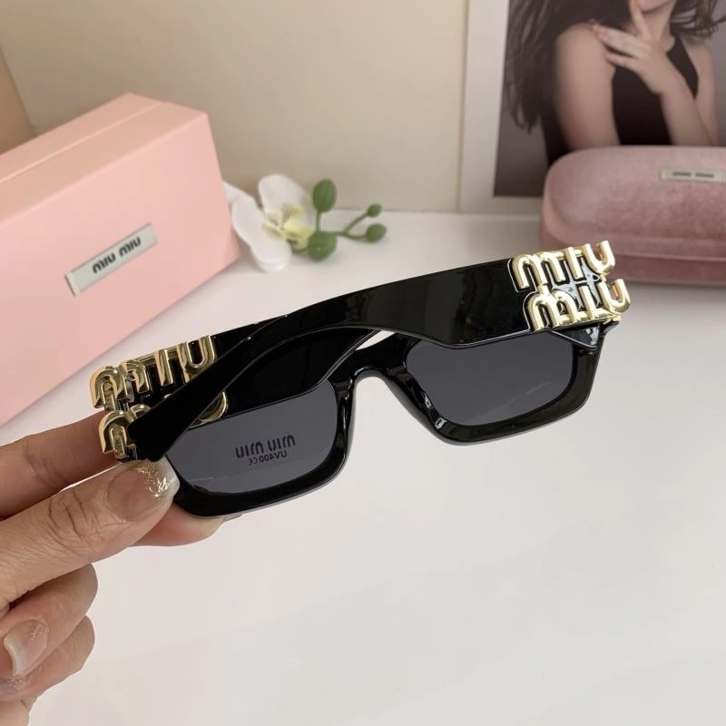 Miu Miu Sunglasses WellDesigned 281387
