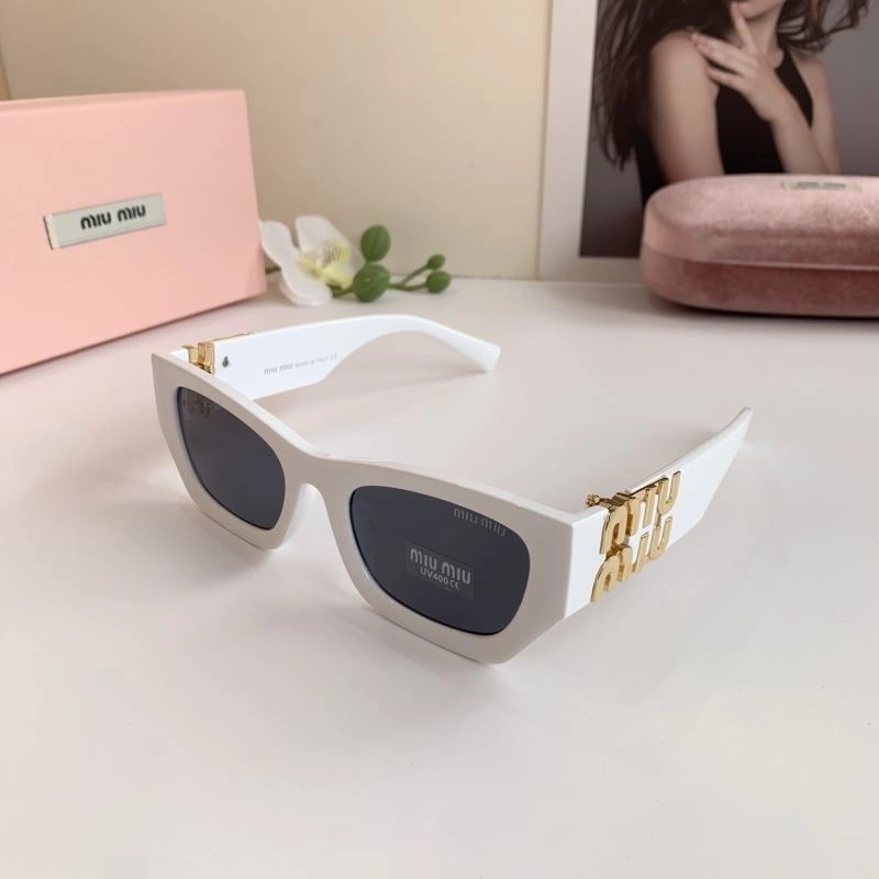 Miu Miu Sunglasses Minimalist 281384