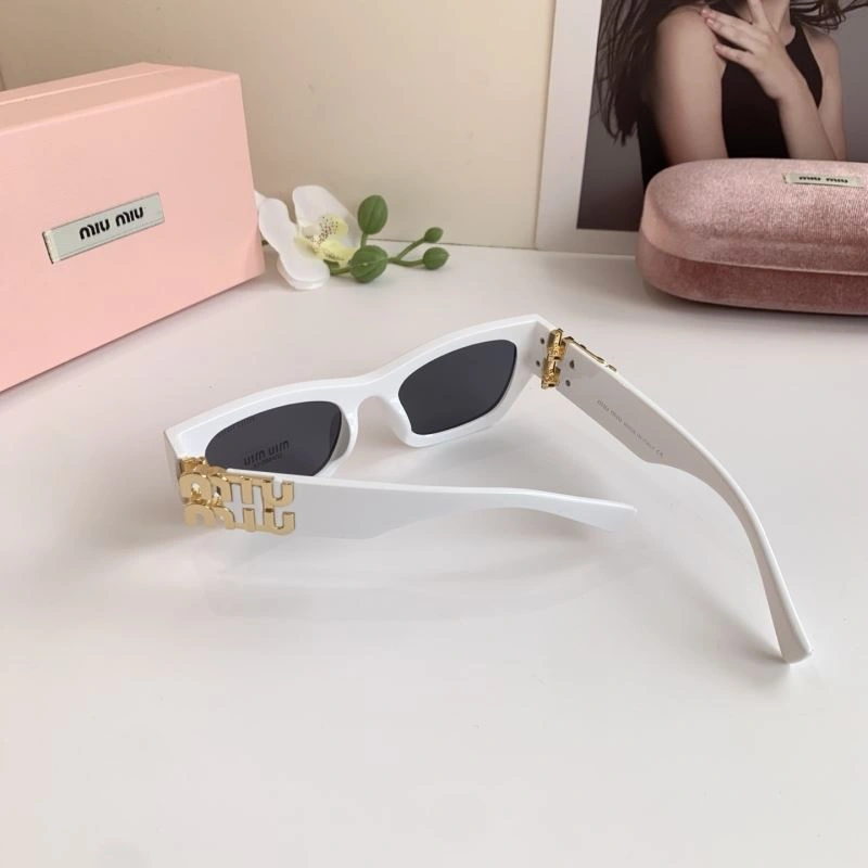 Miu Miu Sunglasses Minimalist 281384