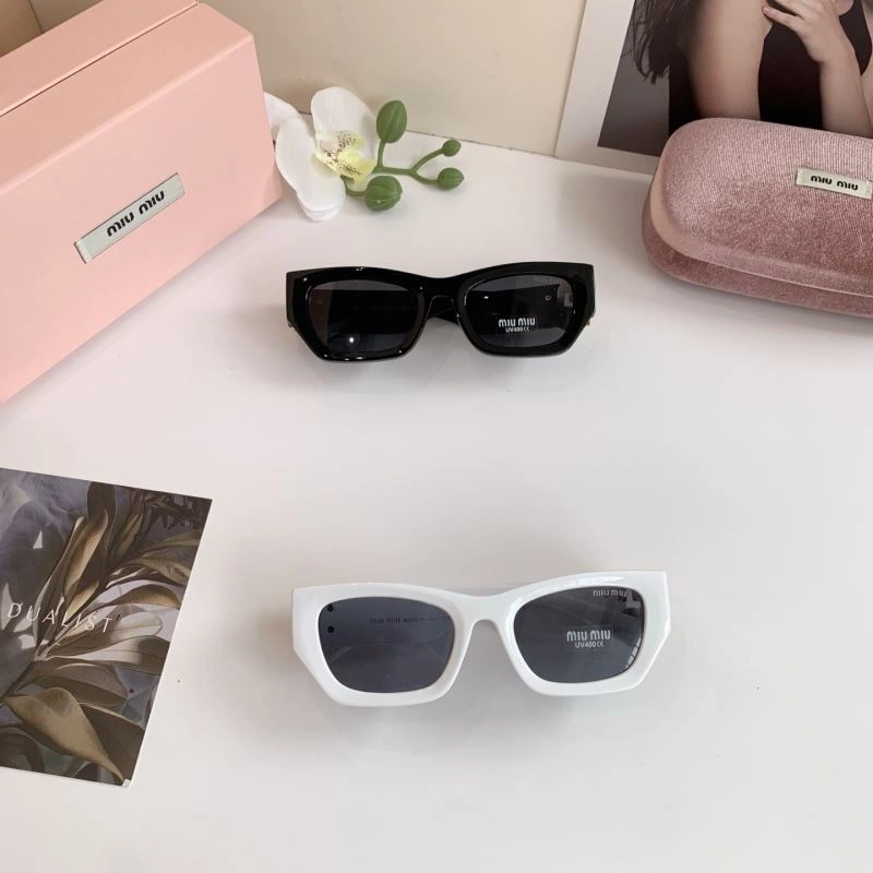 Miu Miu Sunglasses Minimalist 281384