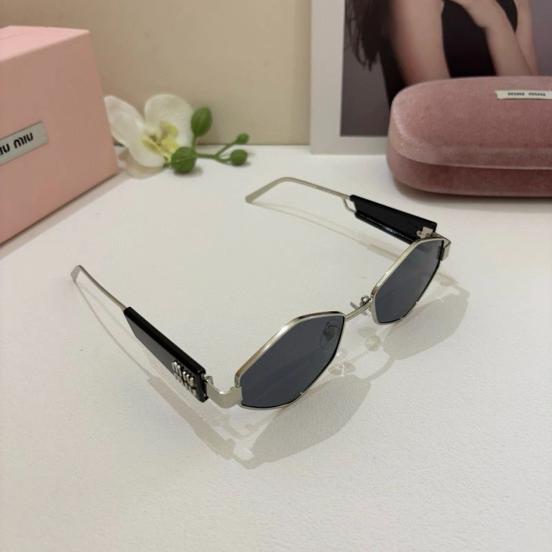 Miu Miu Sunglasses Sophisticated 281380