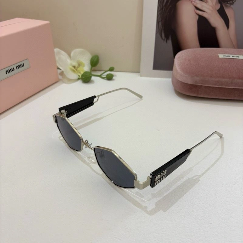 Miu Miu Sunglasses Sophisticated 281380