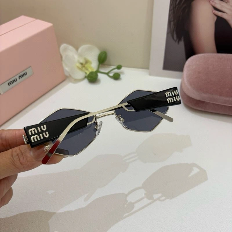 Miu Miu Sunglasses Sophisticated 281380
