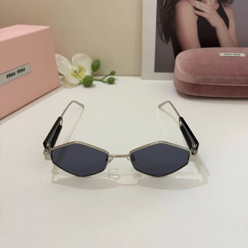 Miu Miu Sunglasses Sophisticated 281380