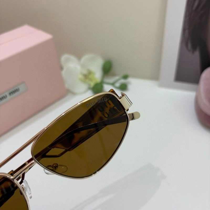AllSeason Miu Miu Sunglasses 281372