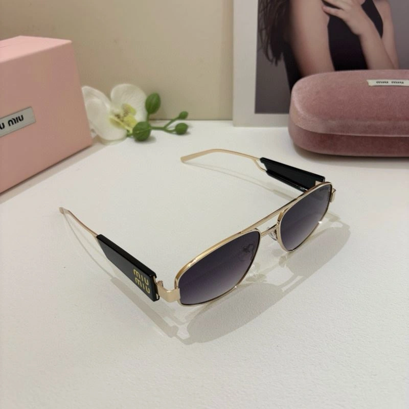 Miu Miu Sunglasses Durable 281360