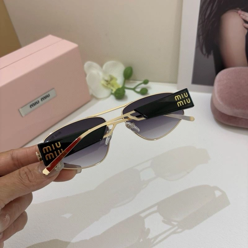 Miu Miu Sunglasses Durable 281360