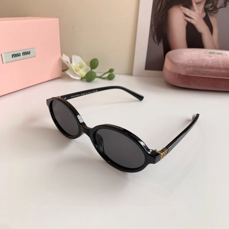 Trendsetting Miu Miu Sunglasses 281362