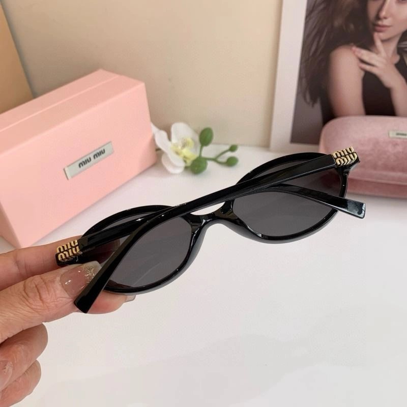 Trendsetting Miu Miu Sunglasses 281362