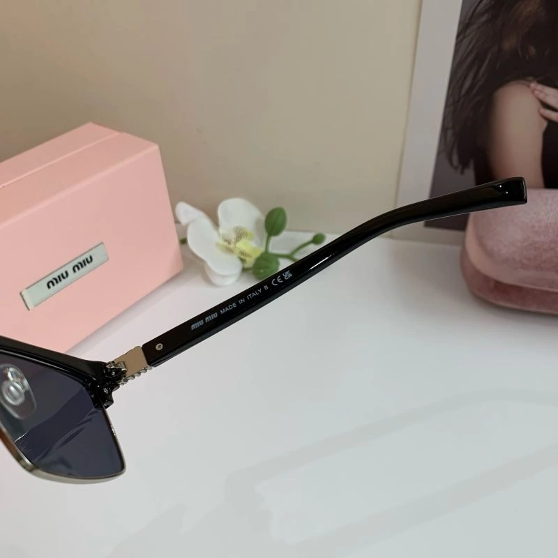 FlexibleFit Miu Miu Sunglasses 281366