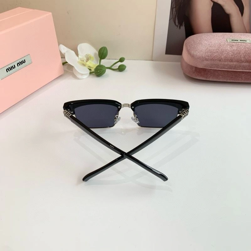 FlexibleFit Miu Miu Sunglasses 281366