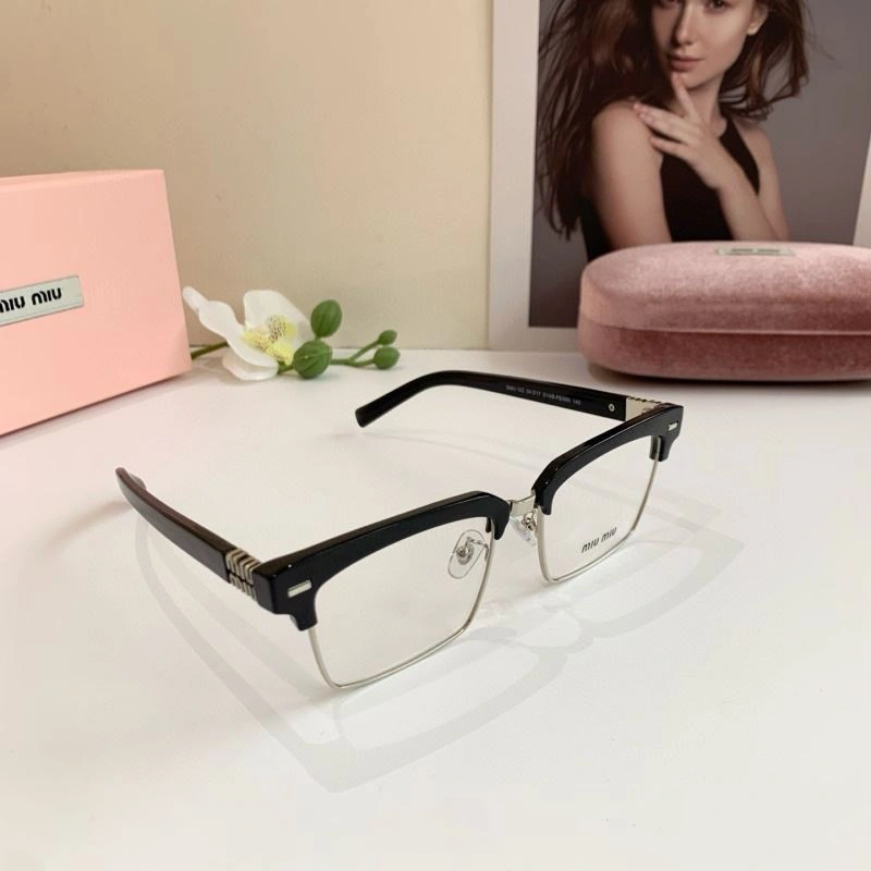 Refined Miu Miu Sunglasses 281373