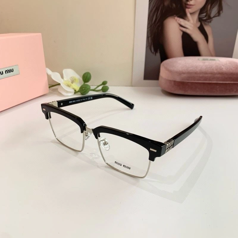 Refined Miu Miu Sunglasses 281373