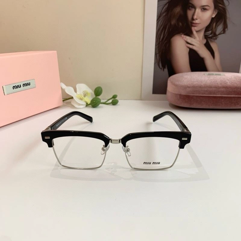 Refined Miu Miu Sunglasses 281373