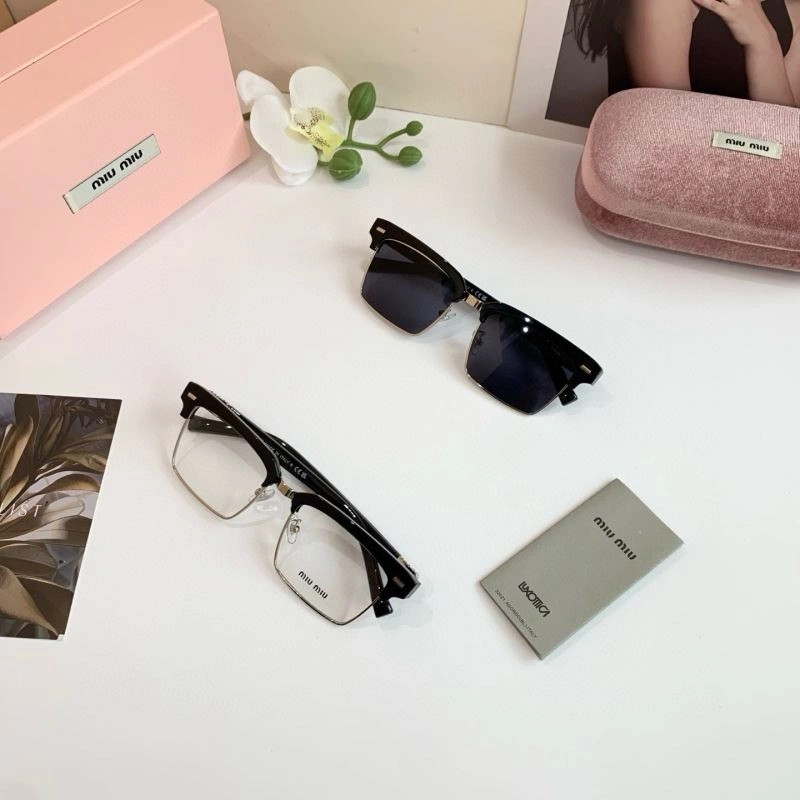 Refined Miu Miu Sunglasses 281373