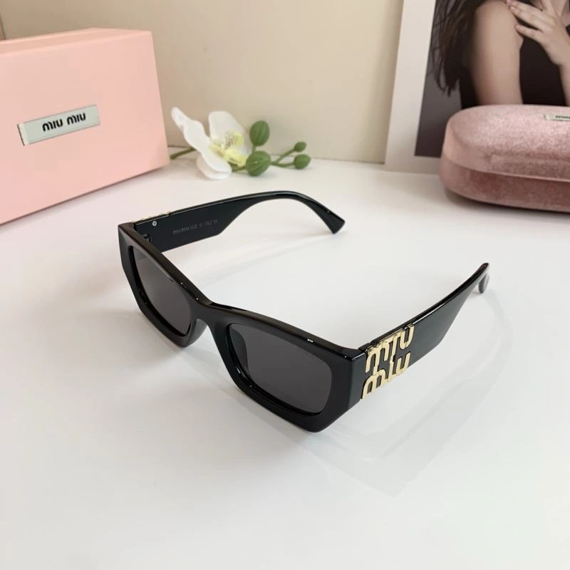 Youthful Miu Miu Sunglasses 281363