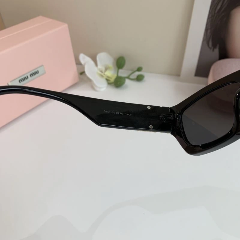 Youthful Miu Miu Sunglasses 281363