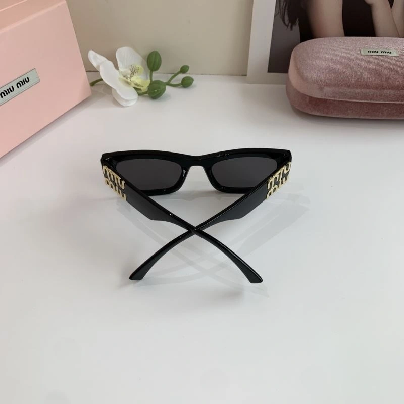 Youthful Miu Miu Sunglasses 281363