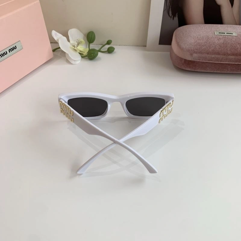 Functional Miu Miu Sunglasses 281361