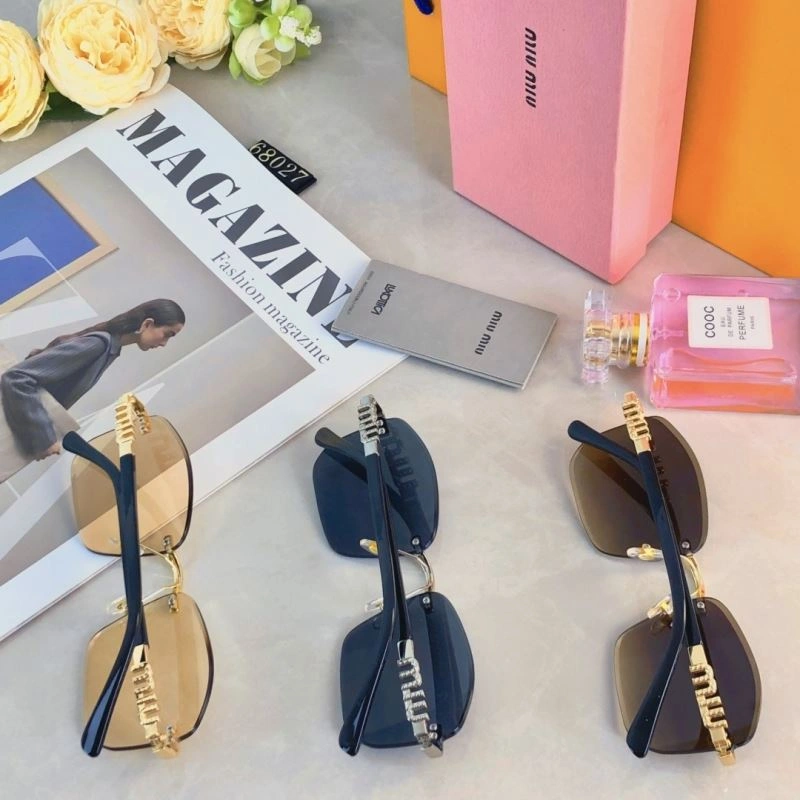 Miu Miu Sunglasses Unisex 281376
