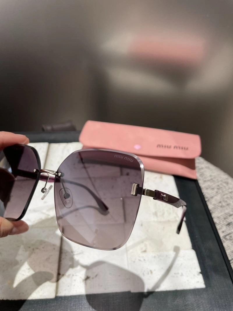 SmartChoice Miu Miu Sunglasses 281356