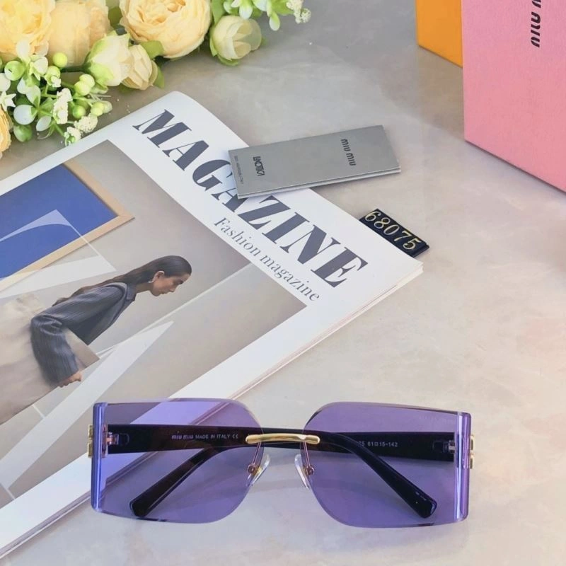 Refined Miu Miu Sunglasses 281369