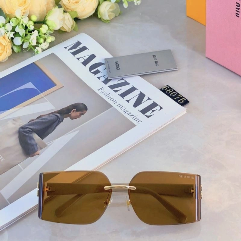 Refined Miu Miu Sunglasses 281369
