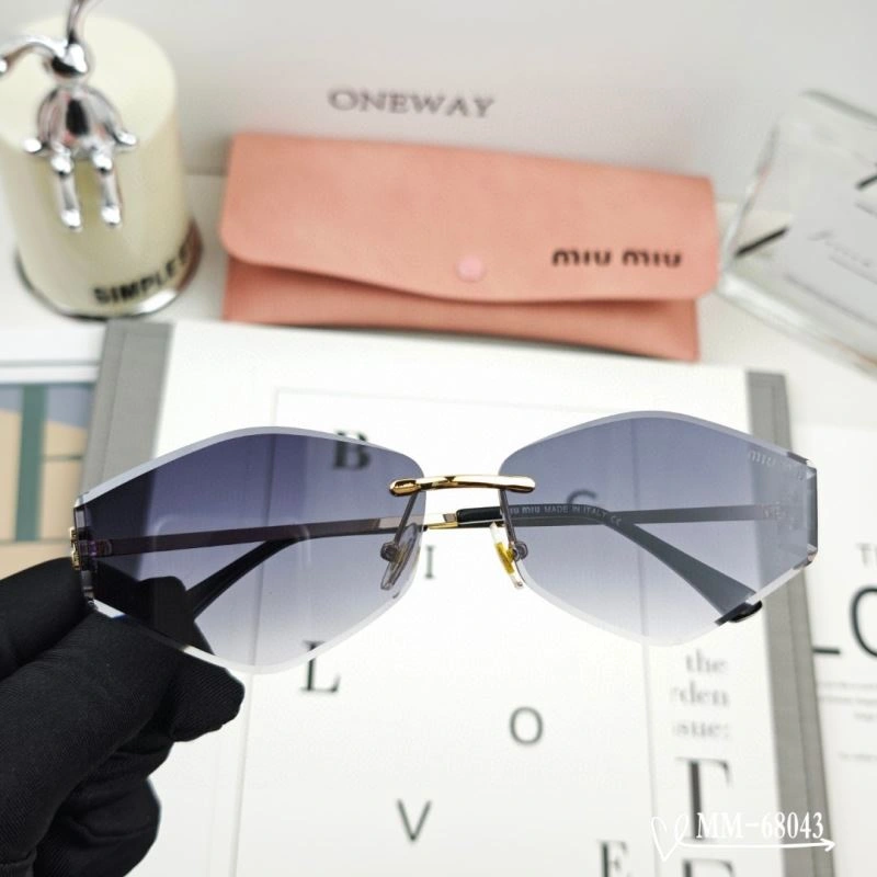 Miu Miu Sunglasses EasyMatch 281347