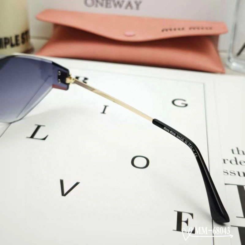 Miu Miu Sunglasses EasyMatch 281347