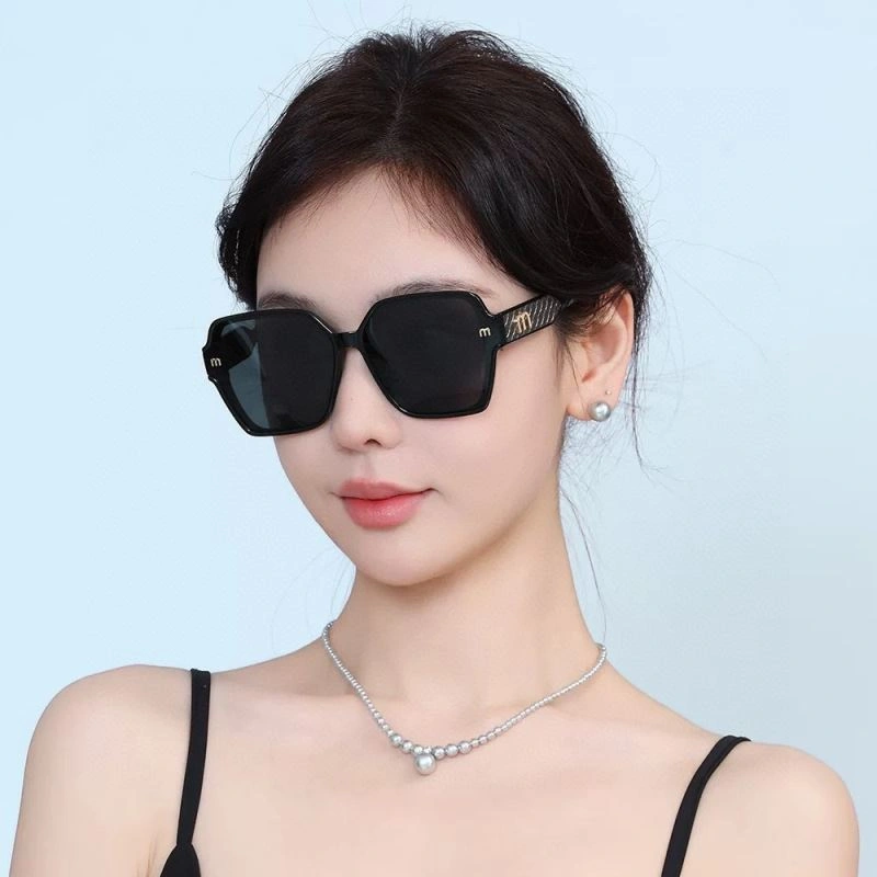 FreshLook Miu Miu Sunglasses 281526
