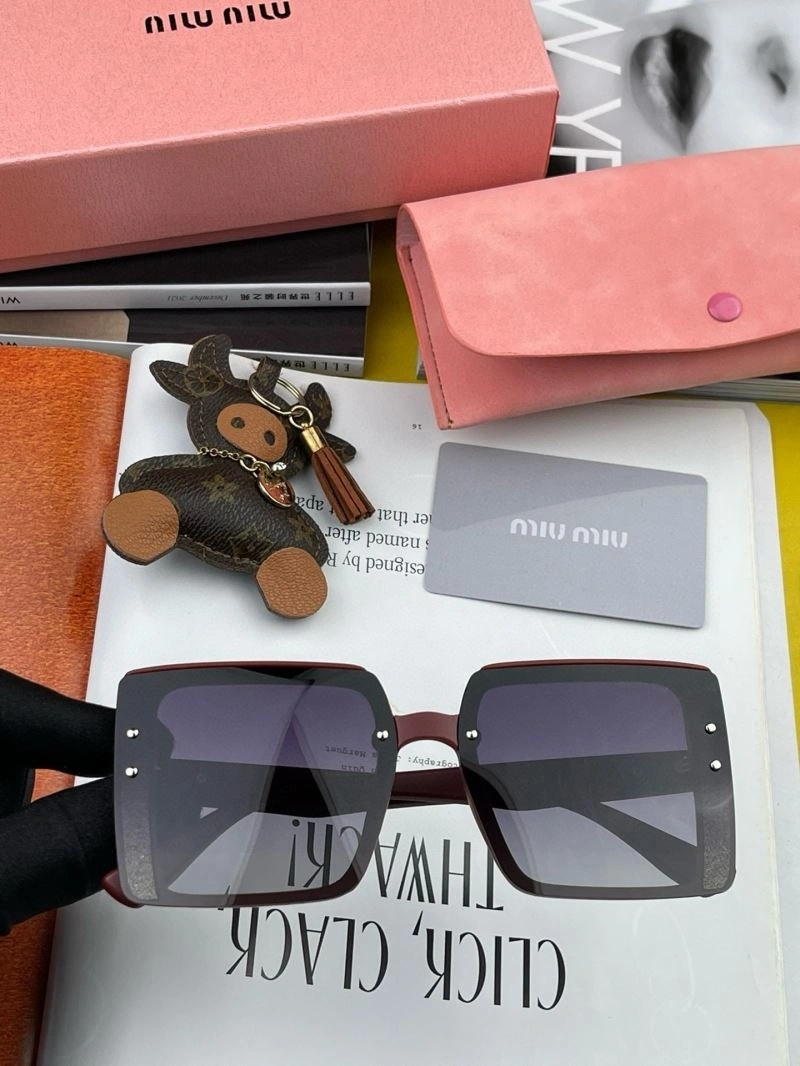 Miu Miu Sunglasses Bold 281520
