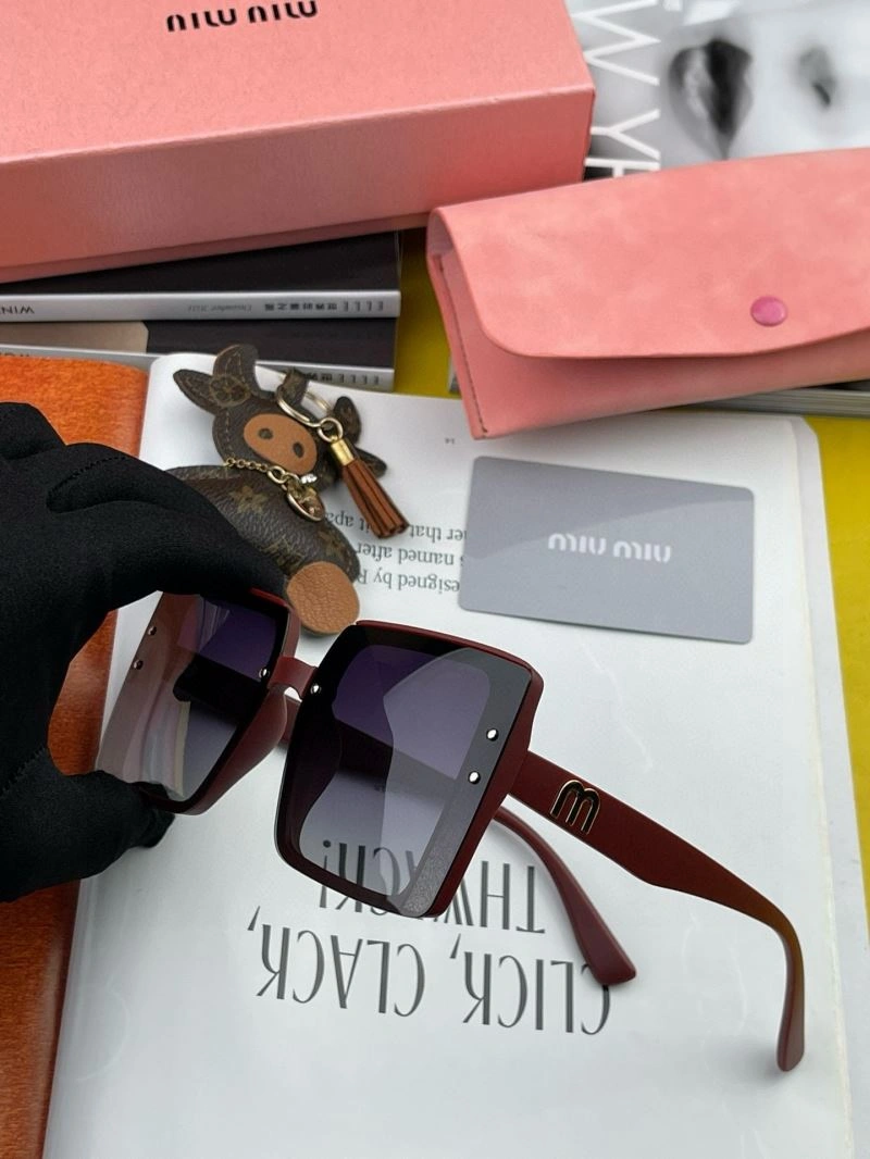 Miu Miu Sunglasses Bold 281520