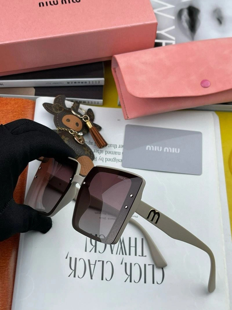 Miu Miu Sunglasses Bold 281520